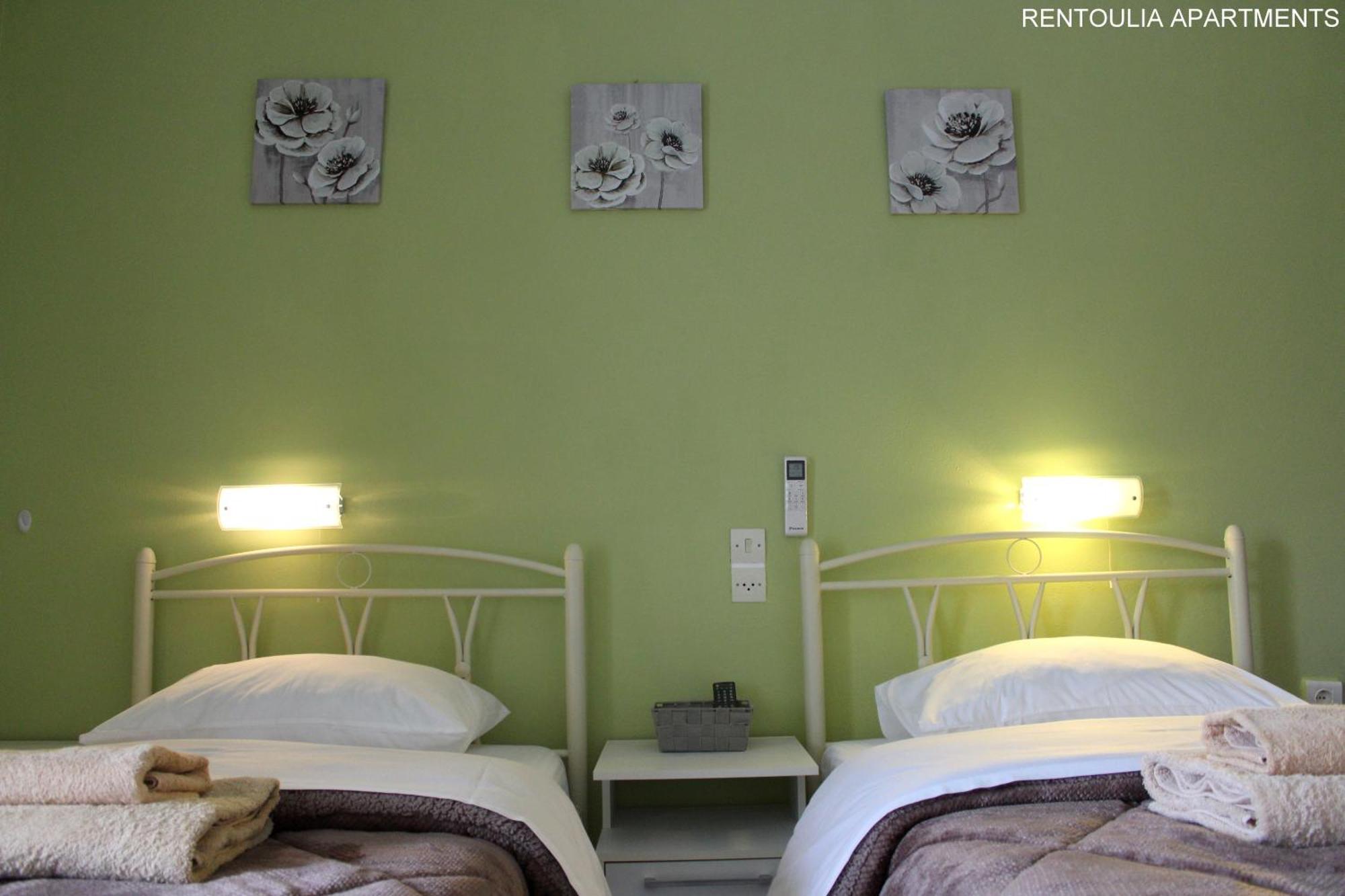 Rentoulia Apartments Poúlithra Esterno foto
