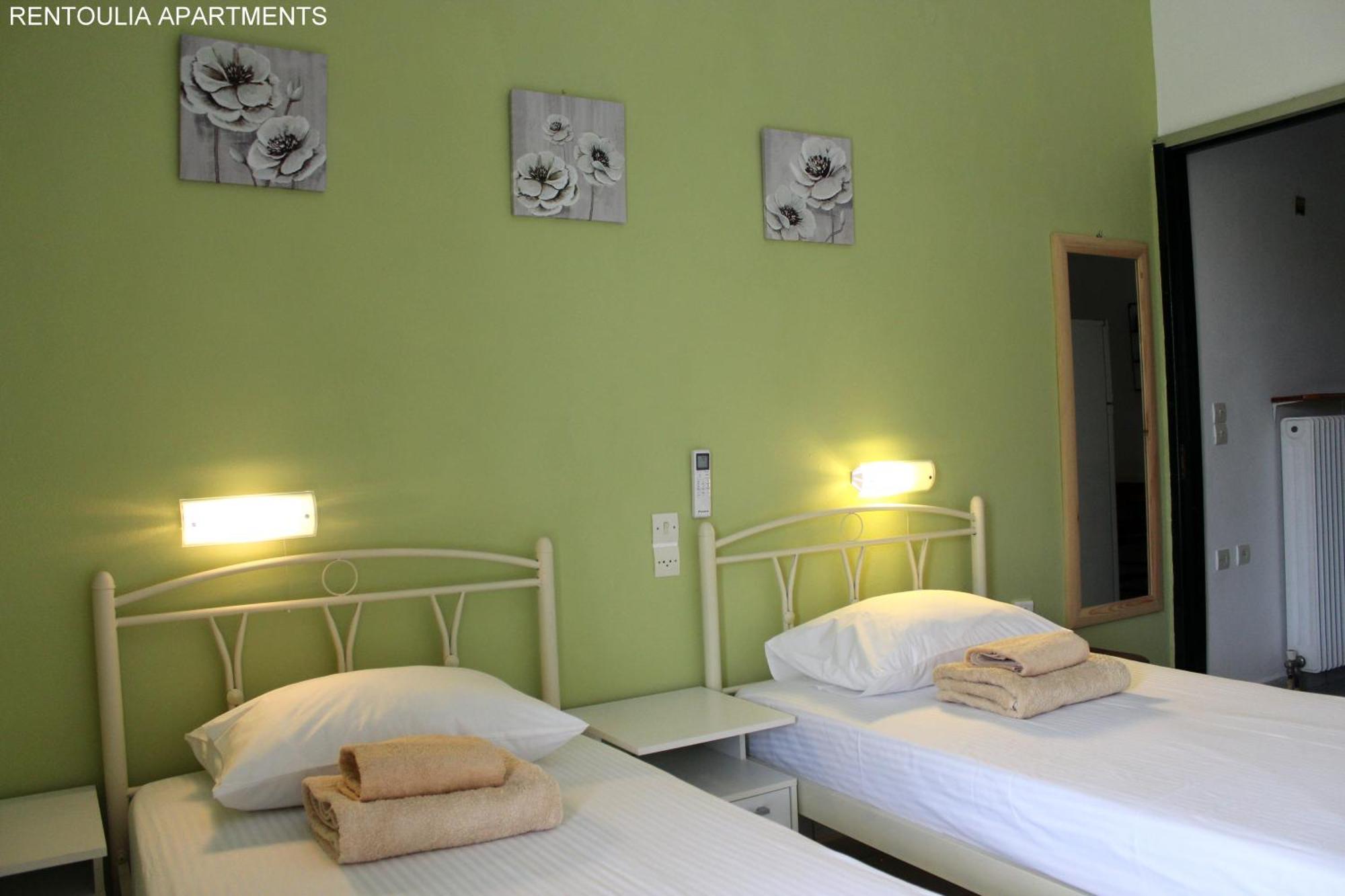 Rentoulia Apartments Poúlithra Esterno foto